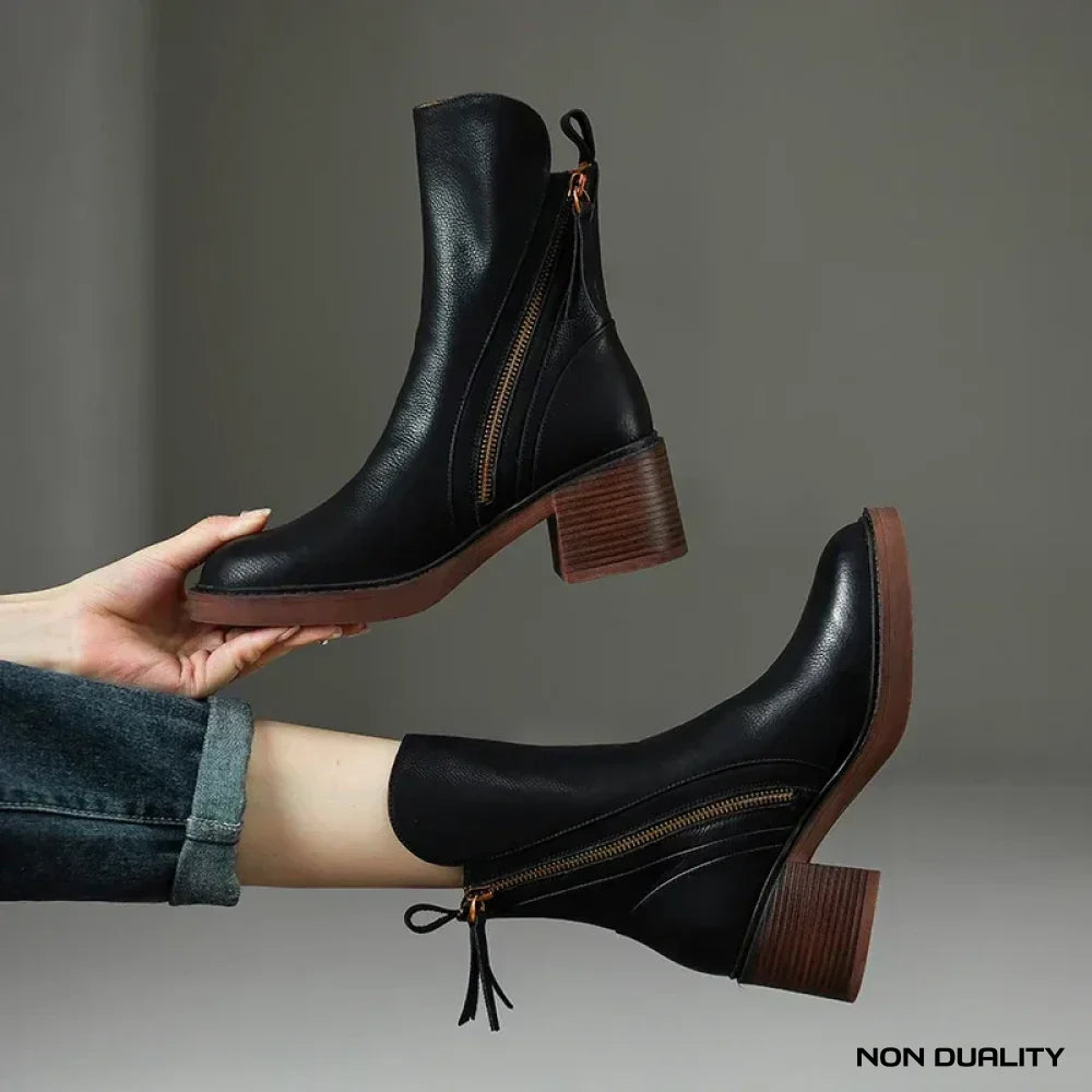 Avery | Classic Ankle Boots Black / 35